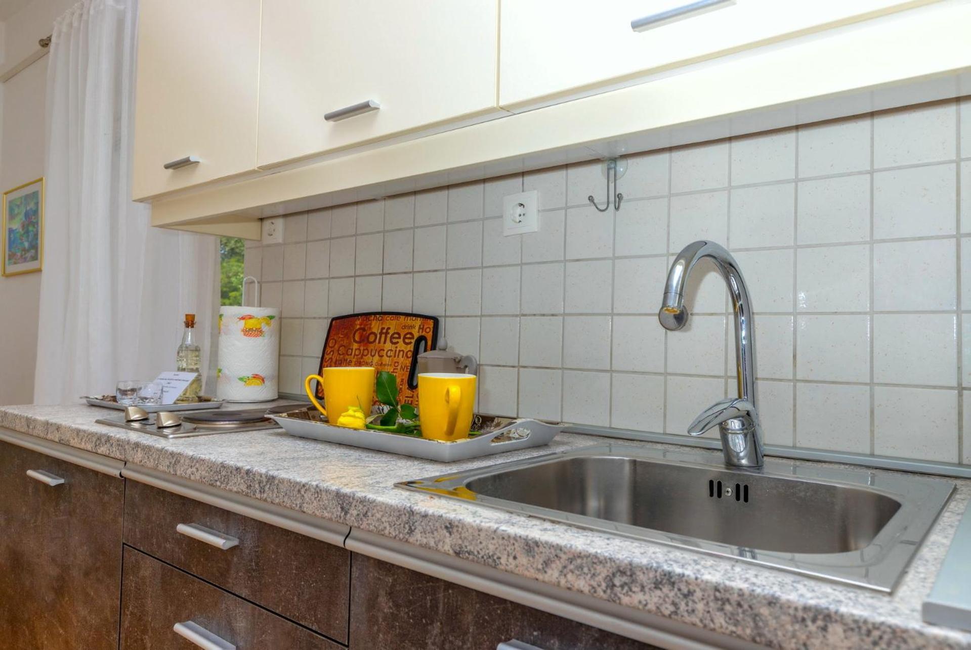 Apartments Kremenici Малинска Экстерьер фото