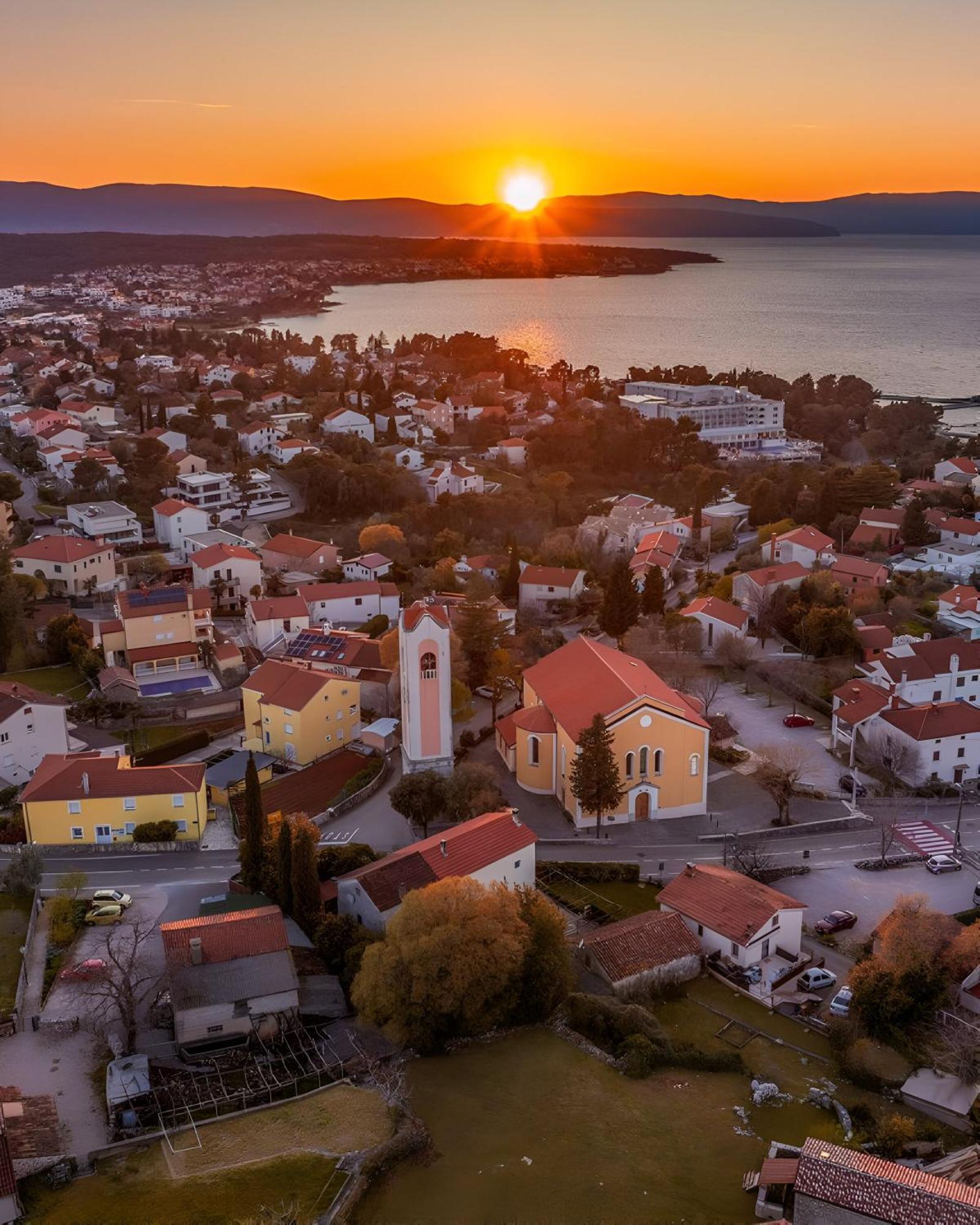 Apartments Kremenici Малинска Экстерьер фото