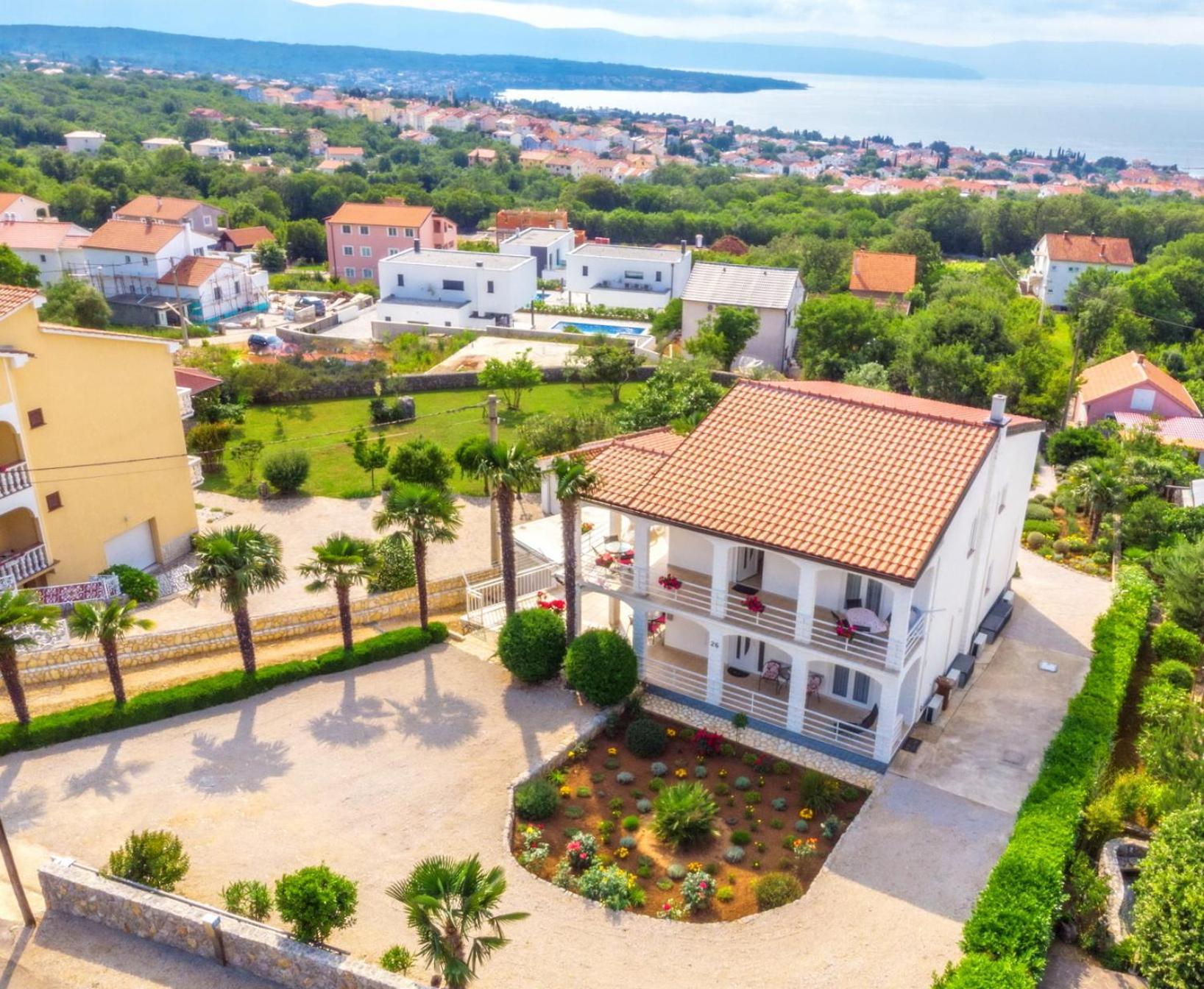 Apartments Kremenici Малинска Экстерьер фото