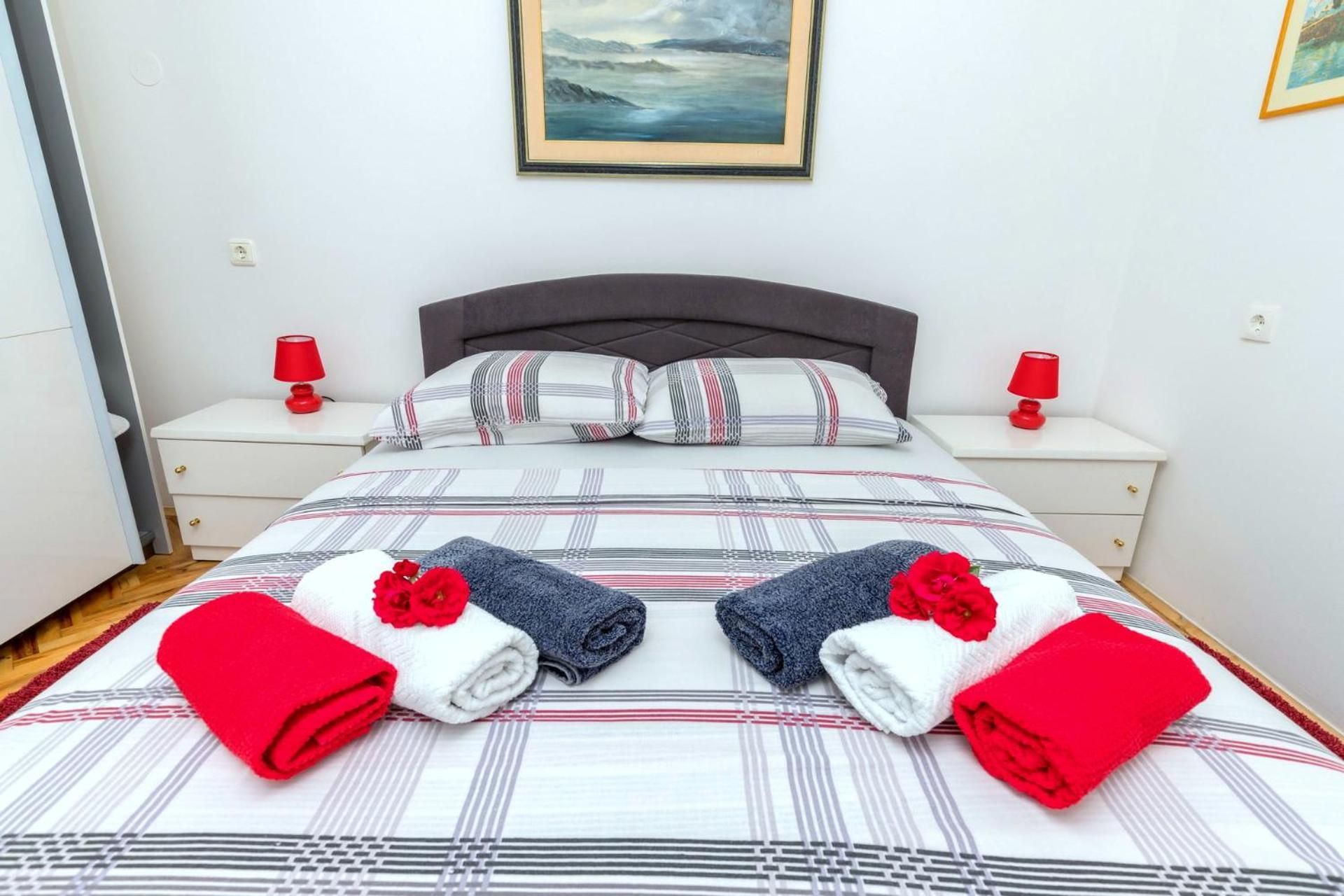 Apartments Kremenici Малинска Экстерьер фото