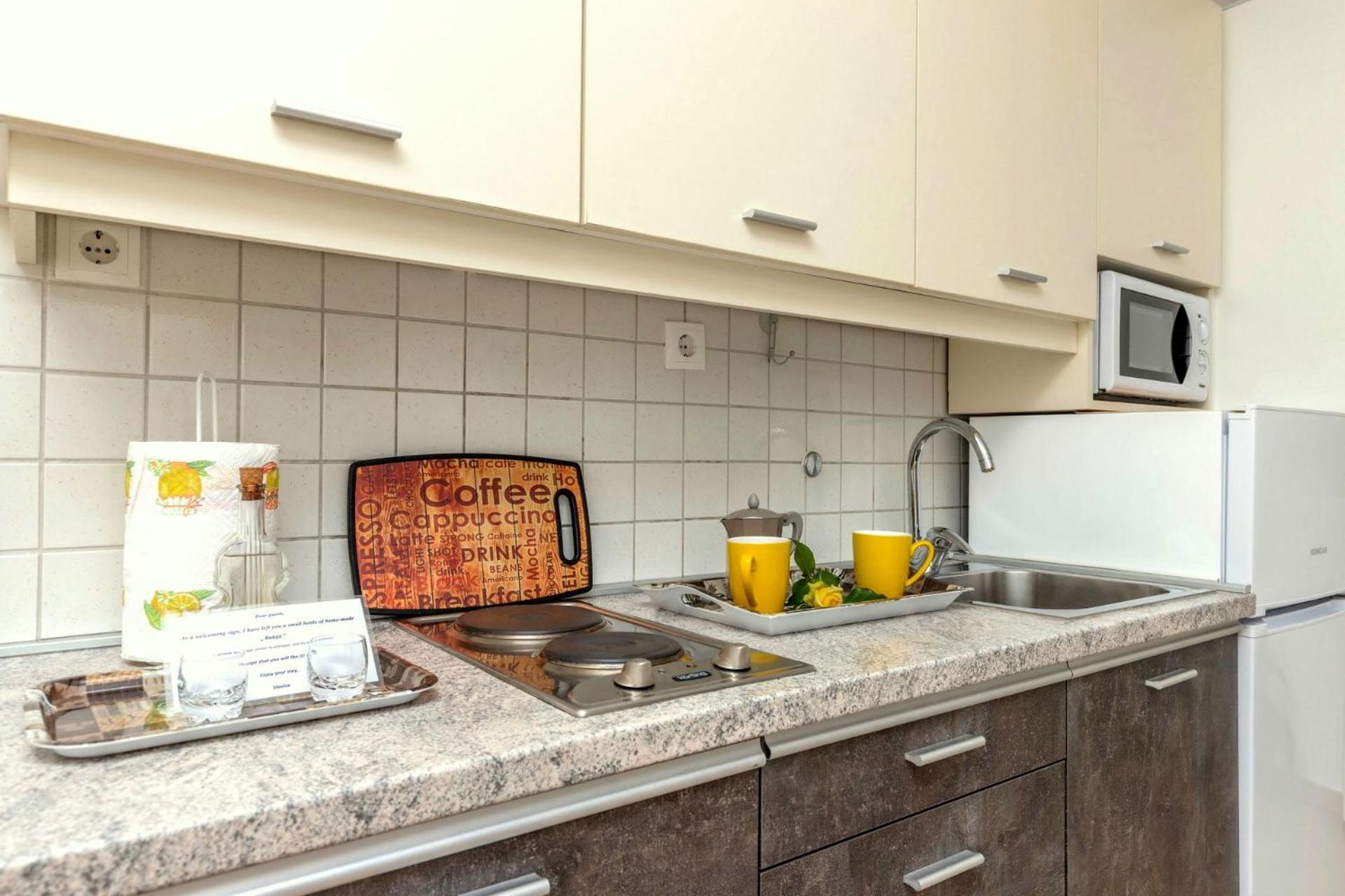 Apartments Kremenici Малинска Экстерьер фото