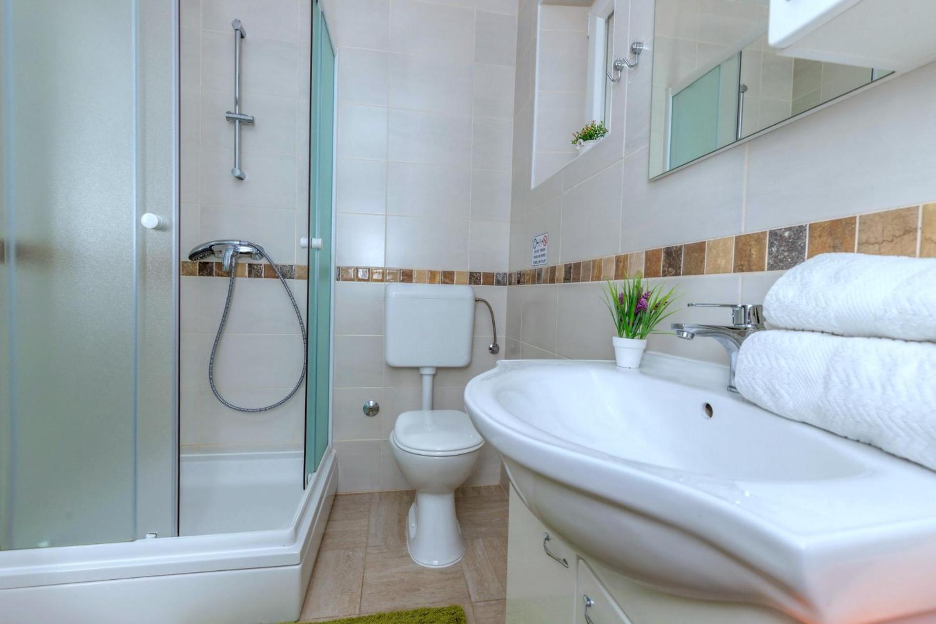 Apartments Kremenici Малинска Экстерьер фото