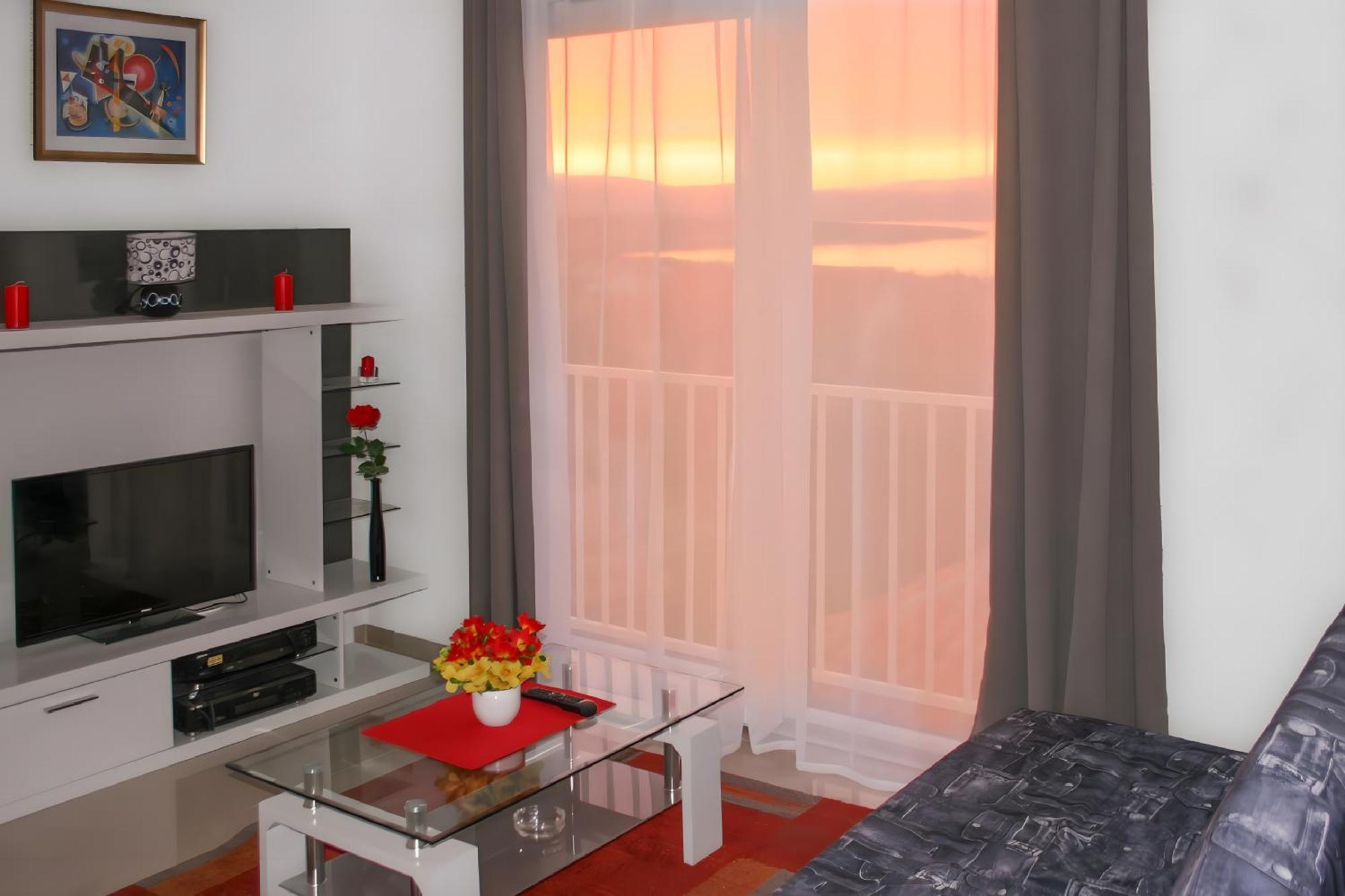 Apartments Kremenici Малинска Экстерьер фото